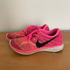 Nike Flynit Pink Running Shoes
